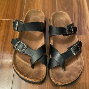 Aeropostale slip on sandals shoes not berkinstocks GUC Size 6